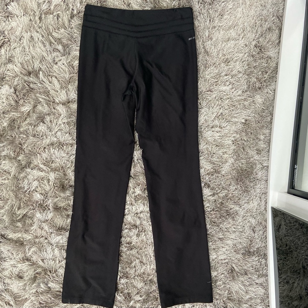 Nike Dri fit women black straight leg.knit yoga pants. Size S, used.